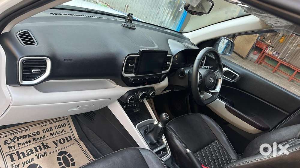 Hyundai Venue 2022 Petrol 20000 Km Driven