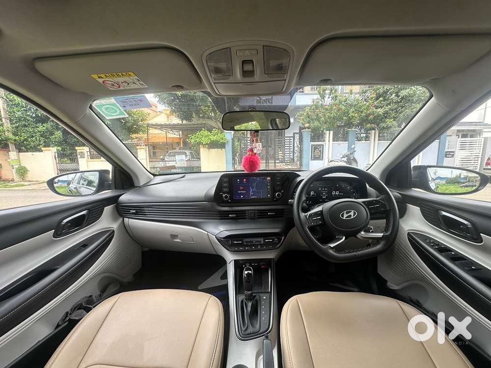 Hyundai I20 Sportz Ivt 2025  Sunroof  16,757 Km
