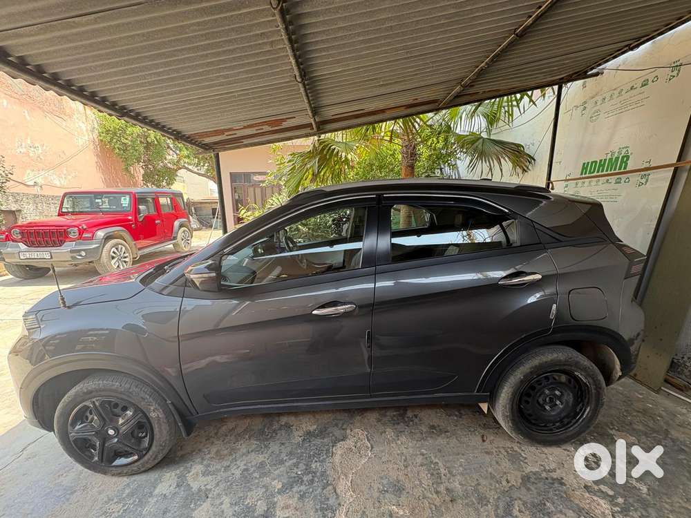 Tata Nexon Pure 1.2 Revotron Petrol 6 Mt, 2024, Petrol