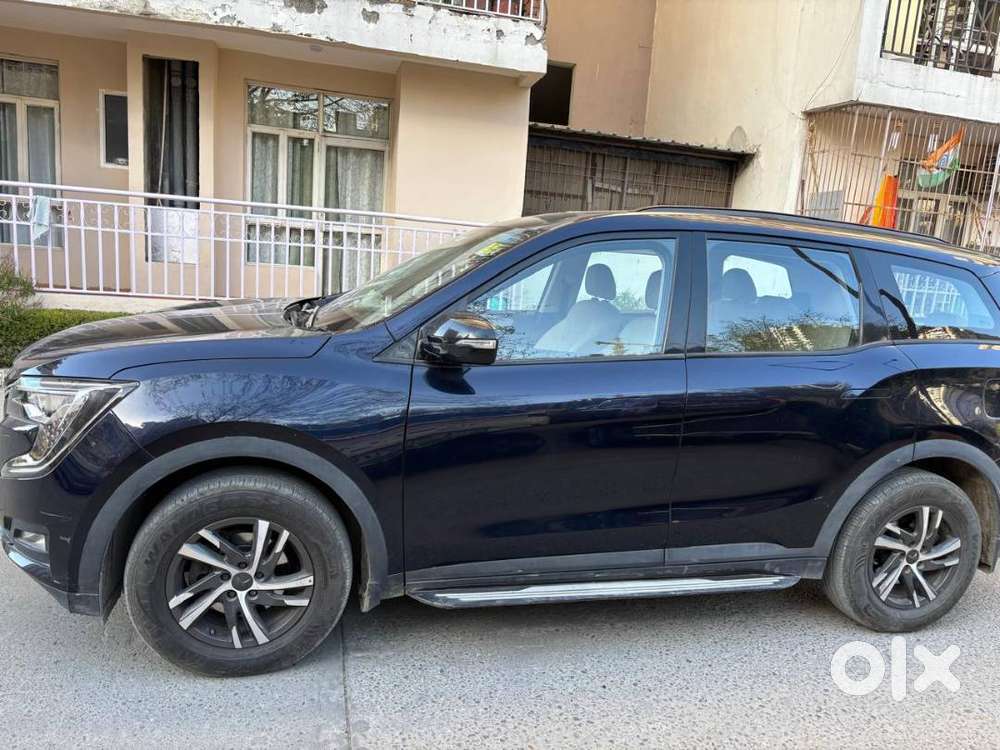 Mahindra Xuv700 Ax5 Petrol Mt 7 Seater 2022