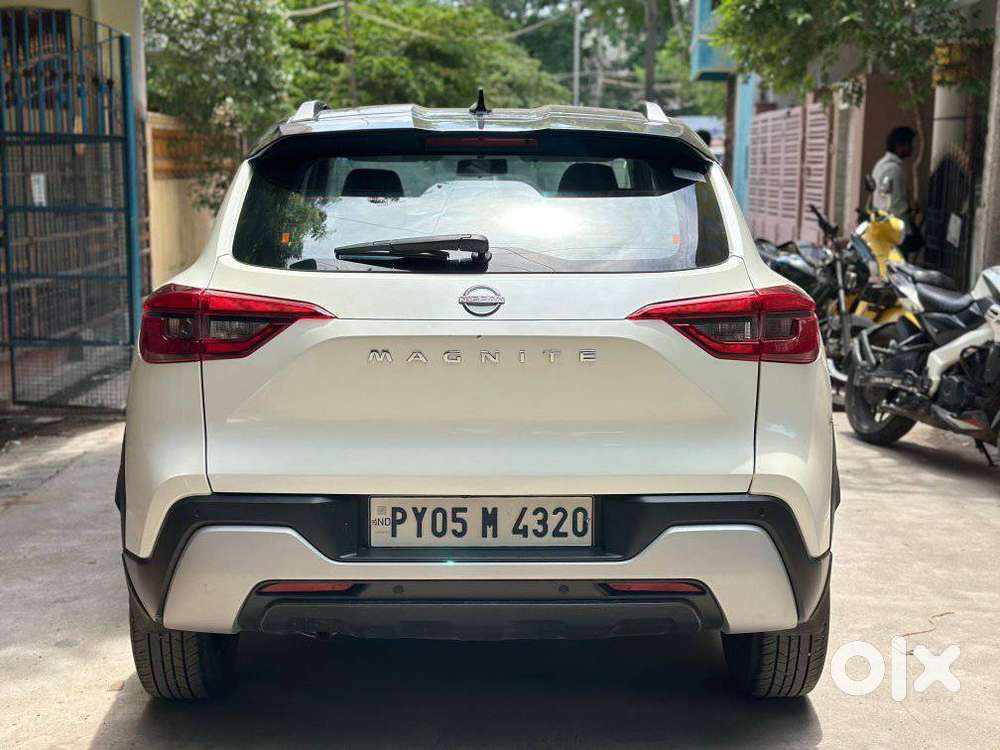 Nissan Magnite 1.0 Xv Dual Tone, 2022, Petrol