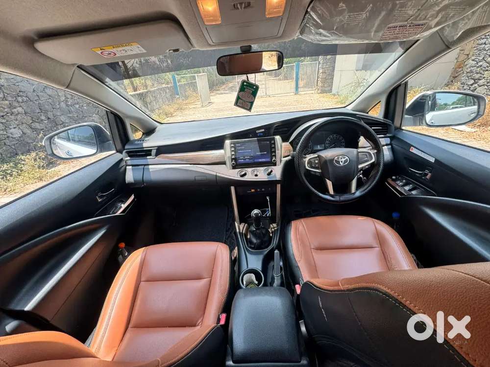 Innova Crysta 2023