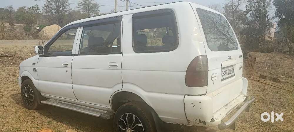 Chevrolet Tavera Neo 2014