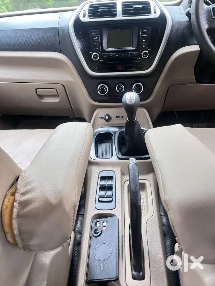 Mahindra Tuv 300 2016
