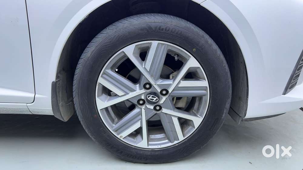 Hyundai Verna 1.5 Sx (o) Vtvt Ivt, 2023, Petrol