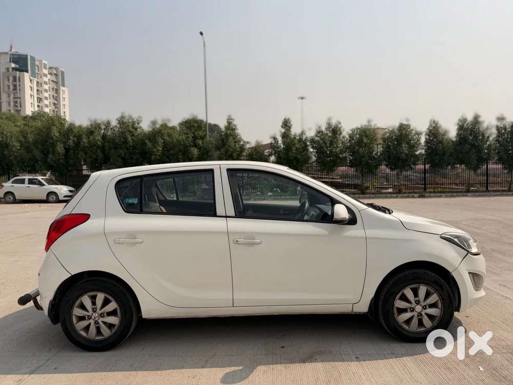 Hyundai I20 Sportz 1.4 Crdi 6 Speed Bs-iv, 2014, Diesel