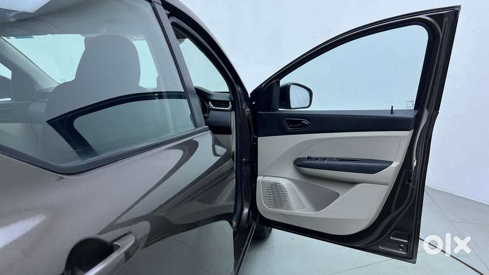 Renault Triber Rxt Easy-r Amt, 2024, Petrol