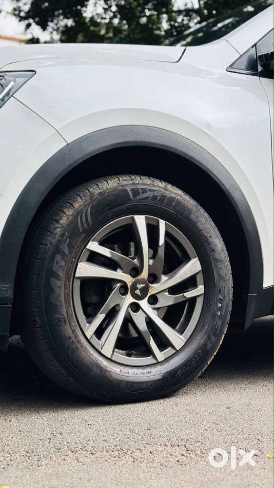 Mahindra Xuv700 2.2 Ax 5 Diesel At 7 Str, 2022, Diesel