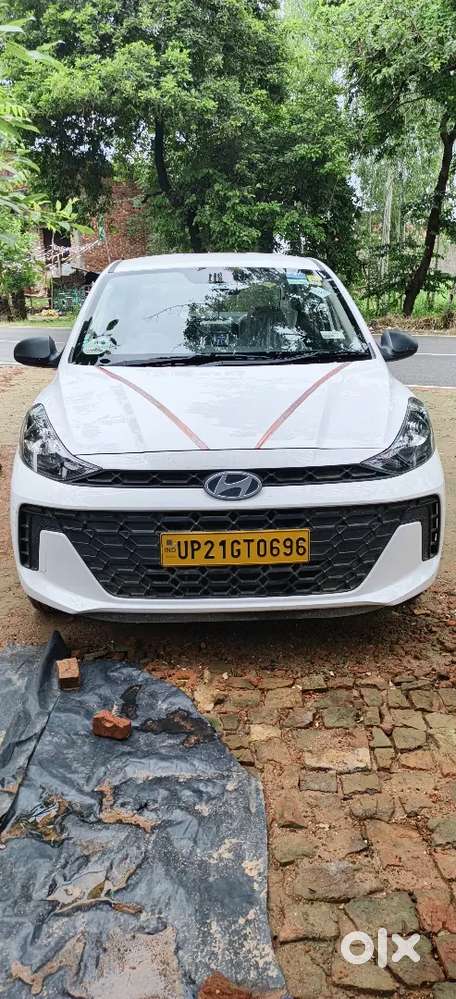 Step Into Comfort And Efficiency With This Hyundai Aura.
- Model: Aura