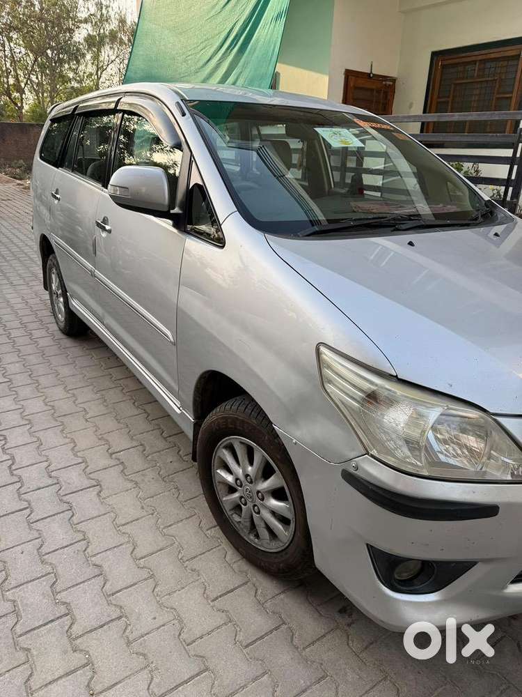 Toyota Innova 2012 Diesel Well Maintained