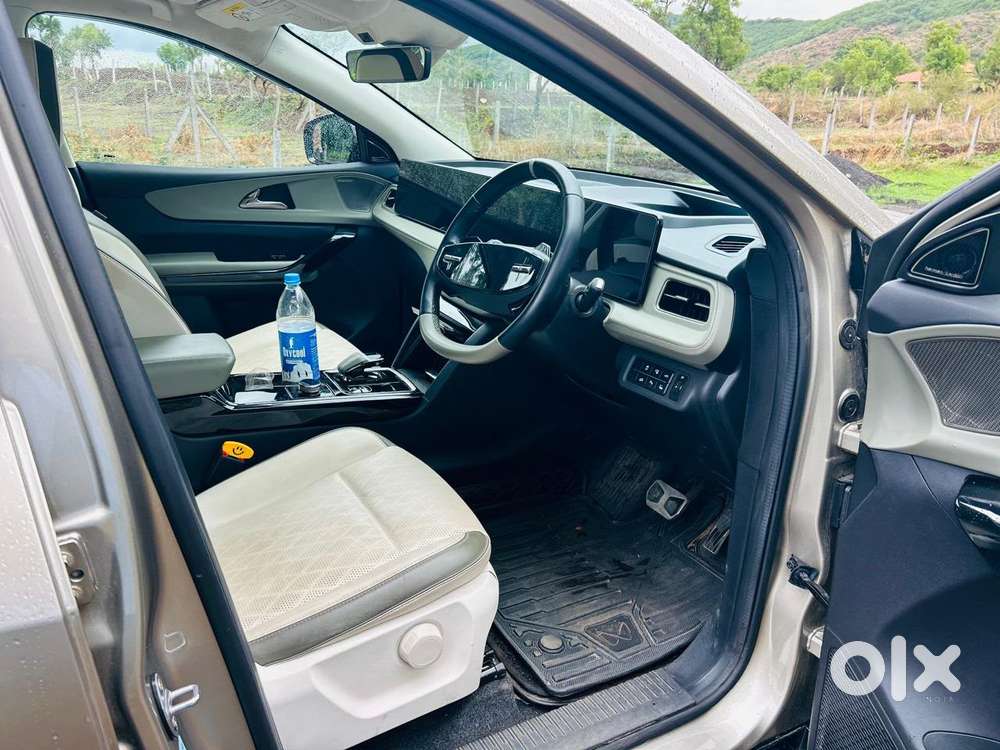 Mahindra Xev9s Others, 2025, Electric