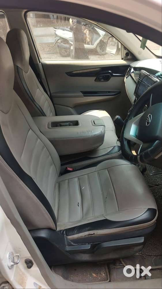 Mahindra Kuv 100 2017