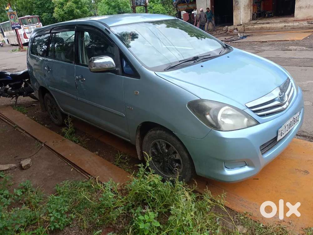 Toyota Innova Hycross 2009