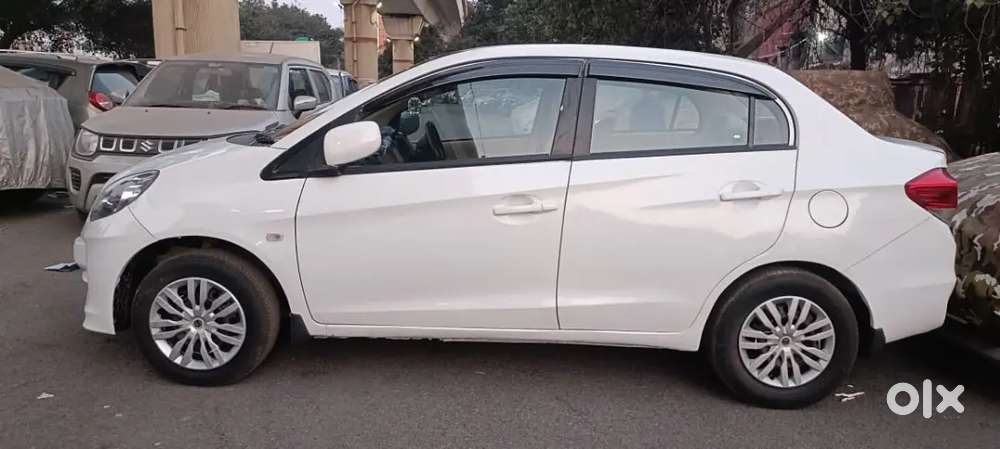 Honda Amaze 2015 Diesel Well Maintained