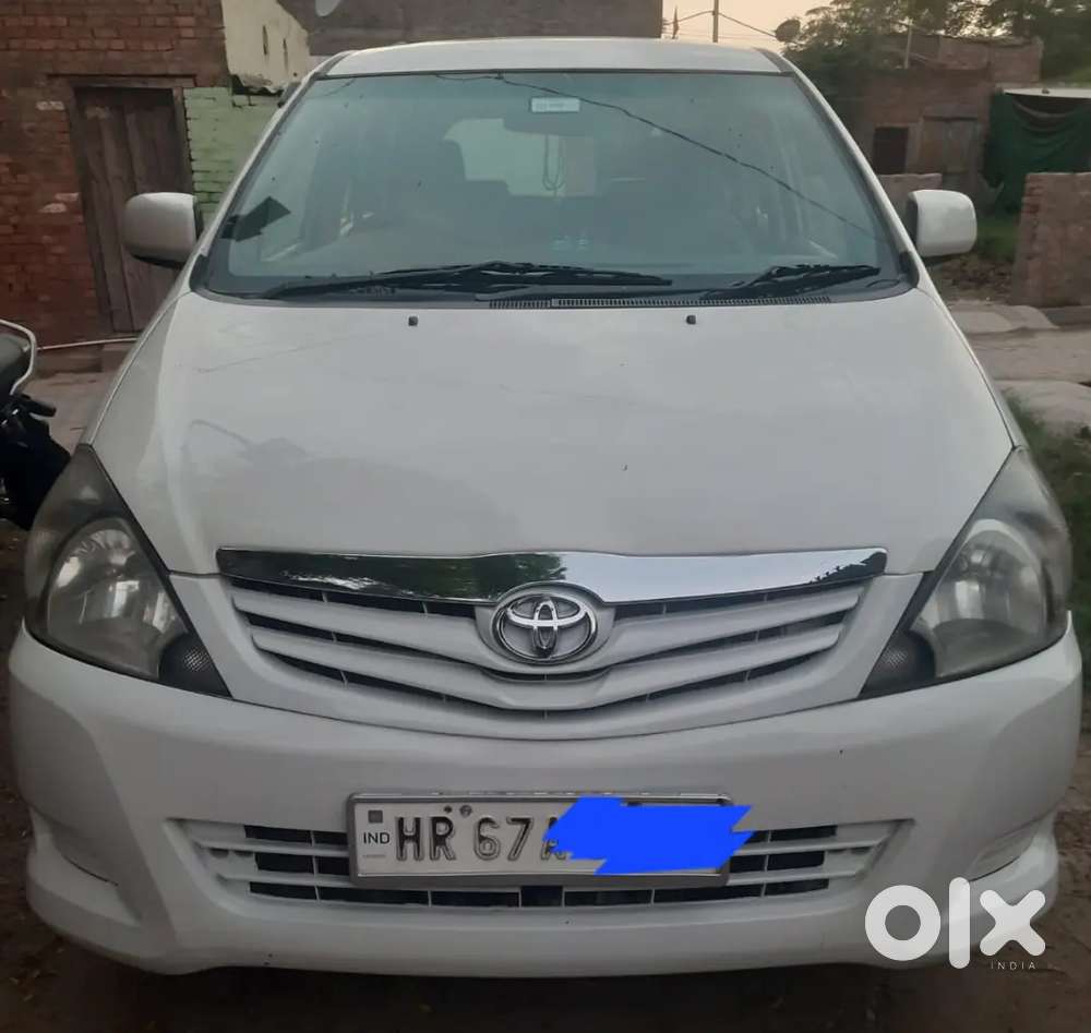 Innova Car 2011 Model