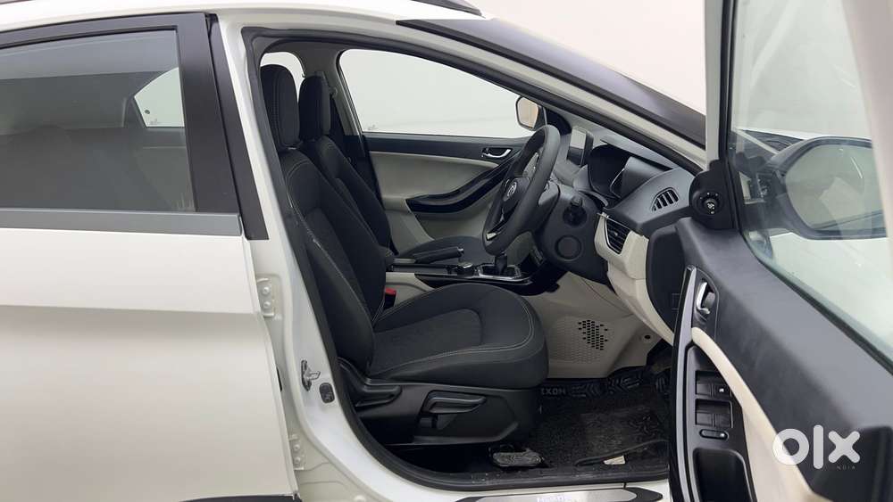 Tata Nexon 1.2 Revotron Xz Plus, 2022, Petrol