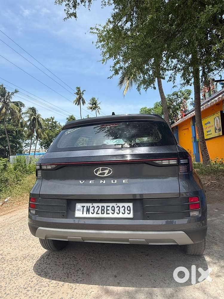 Hyundai Venue Petrol 2024