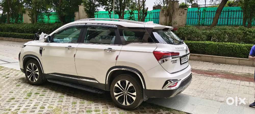 Less Driven Mg Hector Plus Petrol Automatic 2022 Oct Hr98 Regd