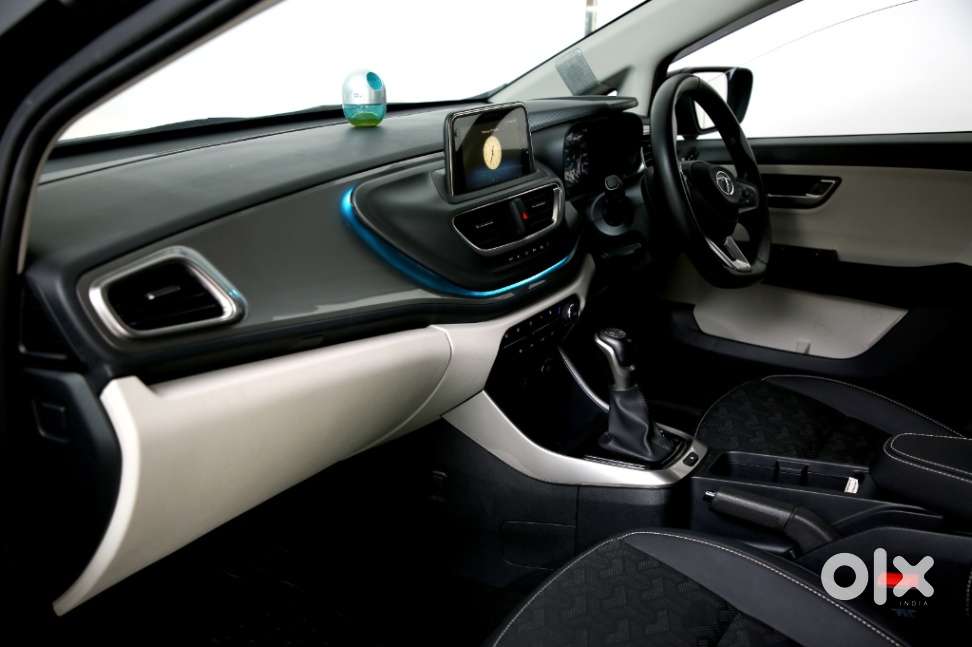 Tata Altroz 1.2 Xza Plus, 2023, Petrol