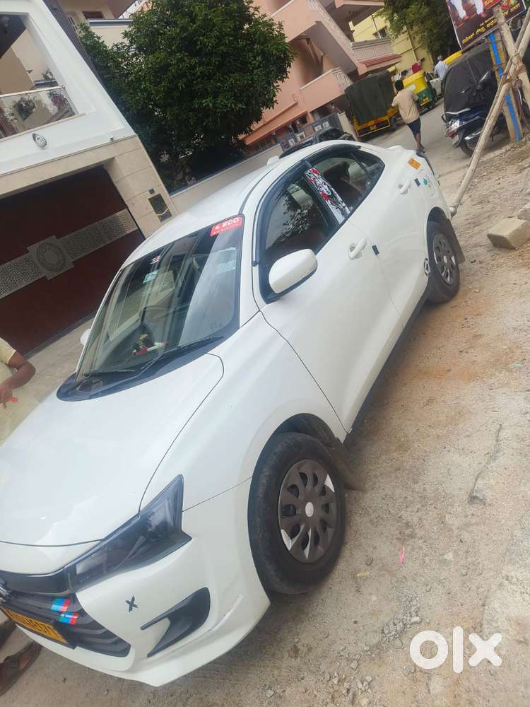 Maruti Suzuki Swift Dzire Vxi(o) Amt, 2025, Cng & Hybrids