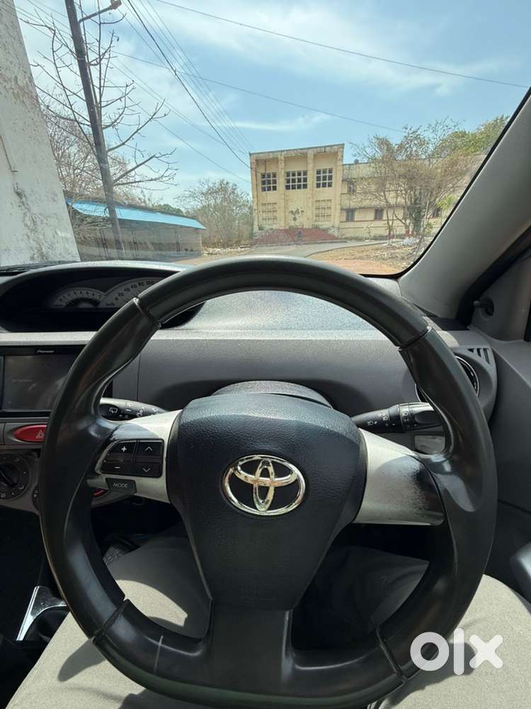 Toyota Etios Liva 2011 Petrol Well Maintained