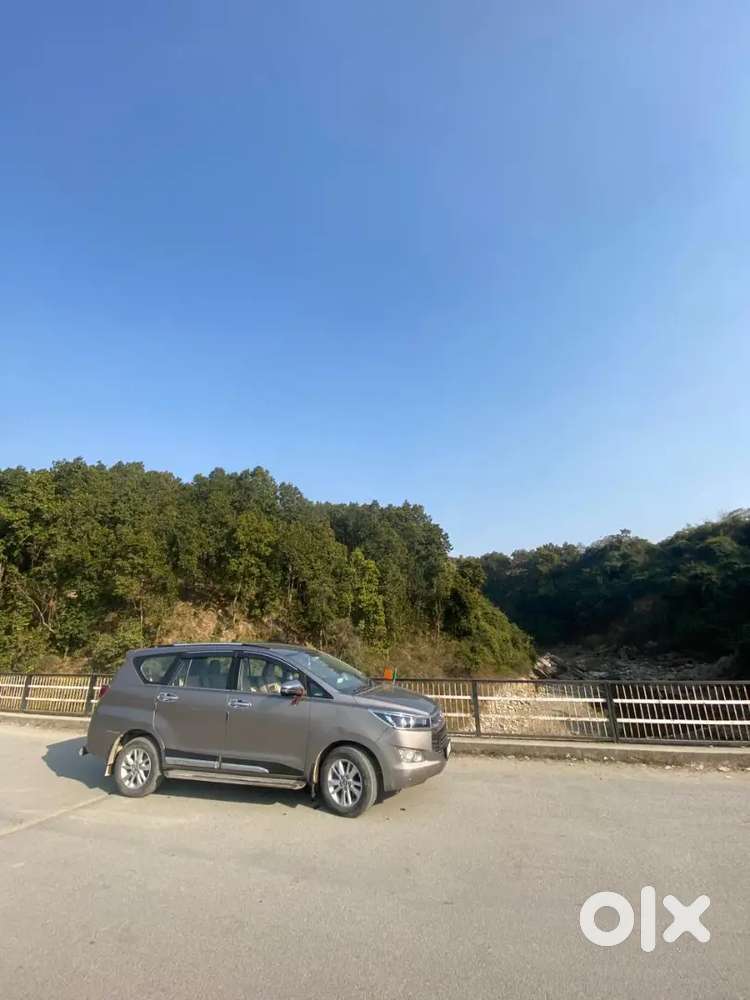 Toyota Innova Crysta 2017 Diesel 35000 Km Driven