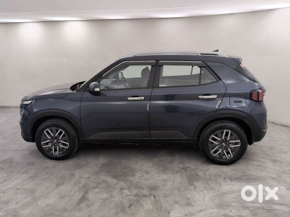 Hyundai Venue 1.0 S (o) Turbo Dct, 2024, Petrol