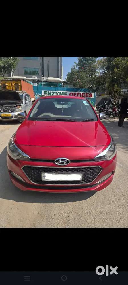 Hyundai I20 2017 Petrol Well Maintained With Running Insurance