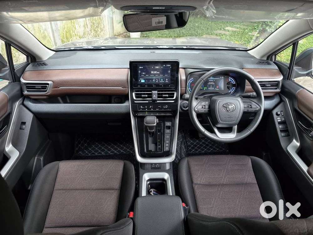Toyota Innova Hycross 2.0 Vx (o) Hybrid 7 Str, 2024, Petrol
