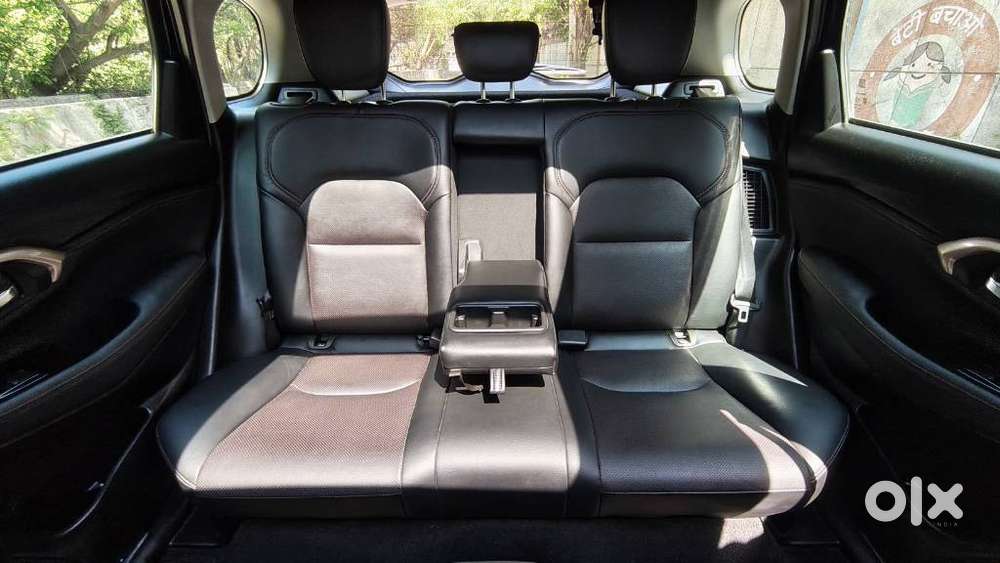 Maruti Suzuki Grand Vitara 1.5 Alpha Plus Intelligent Hybrid Ecvt, 2..