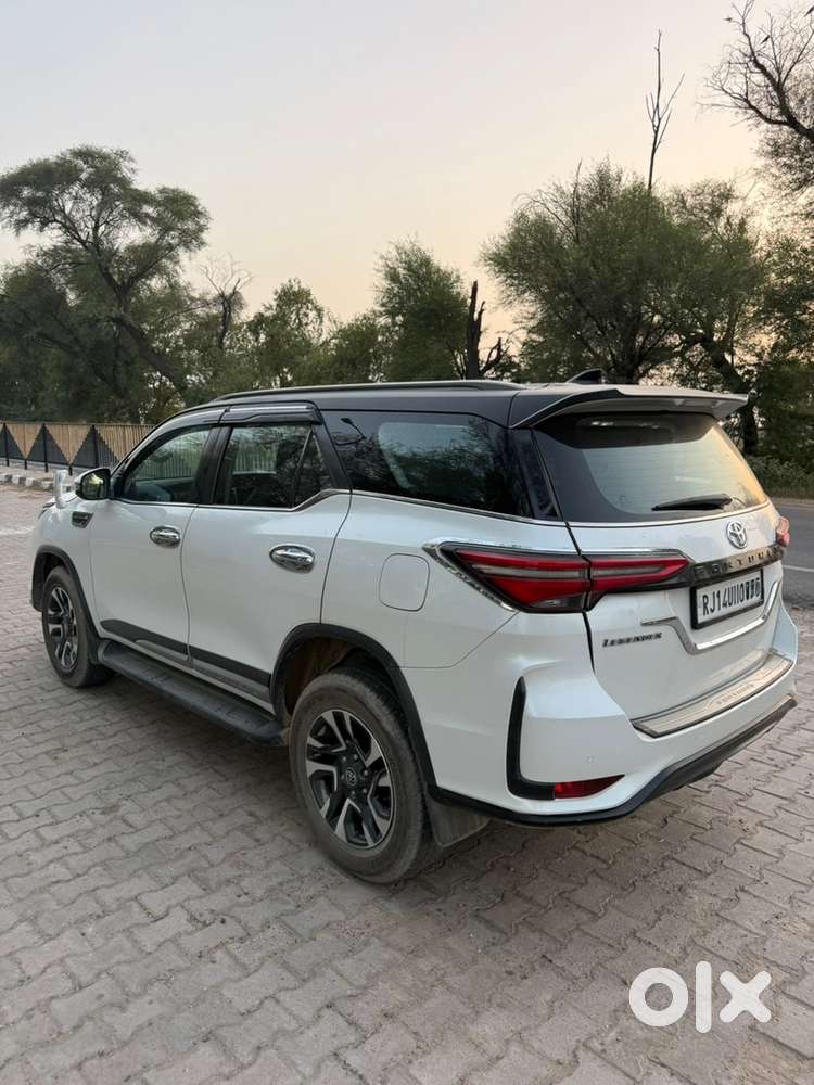 Toyota Fortuner Legender 2021