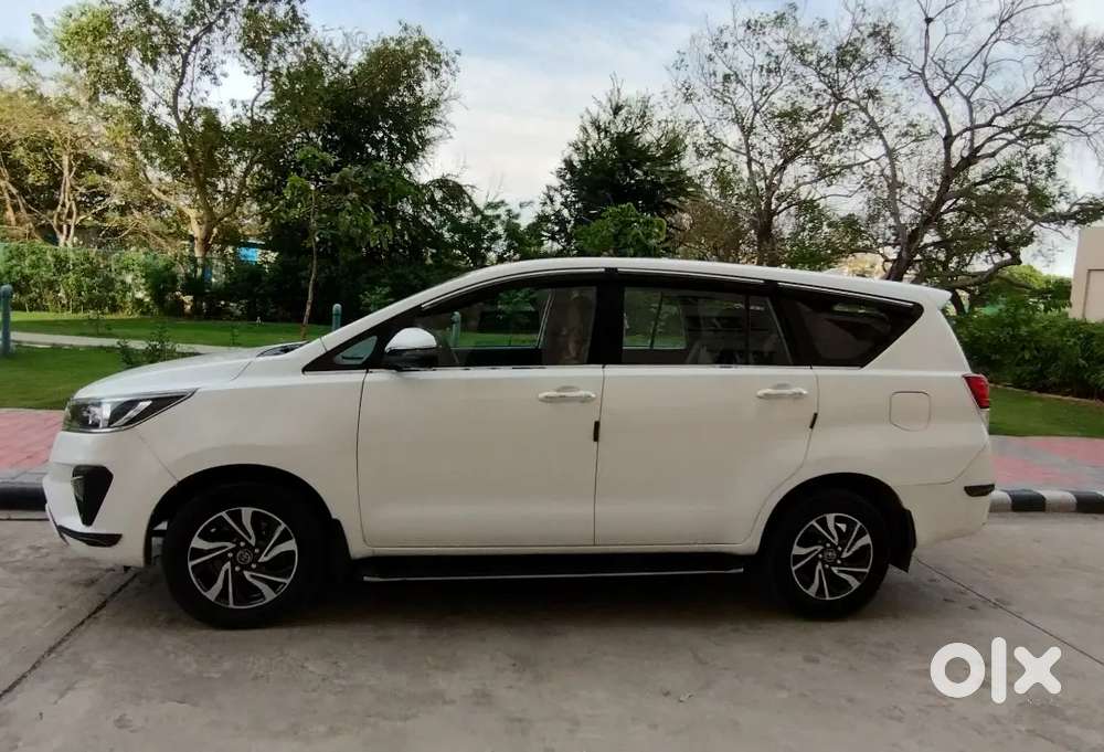 Toyota Innova Crysta 2021.bs6