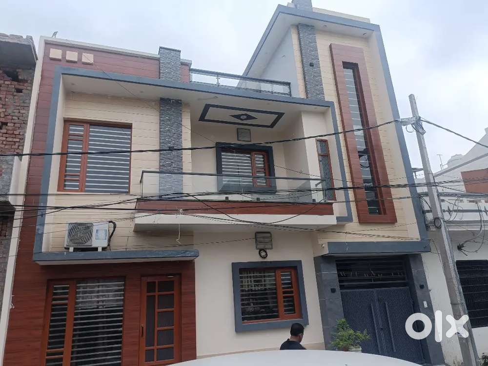 Spacious 1 Room Kitchen with bathroom for Rent