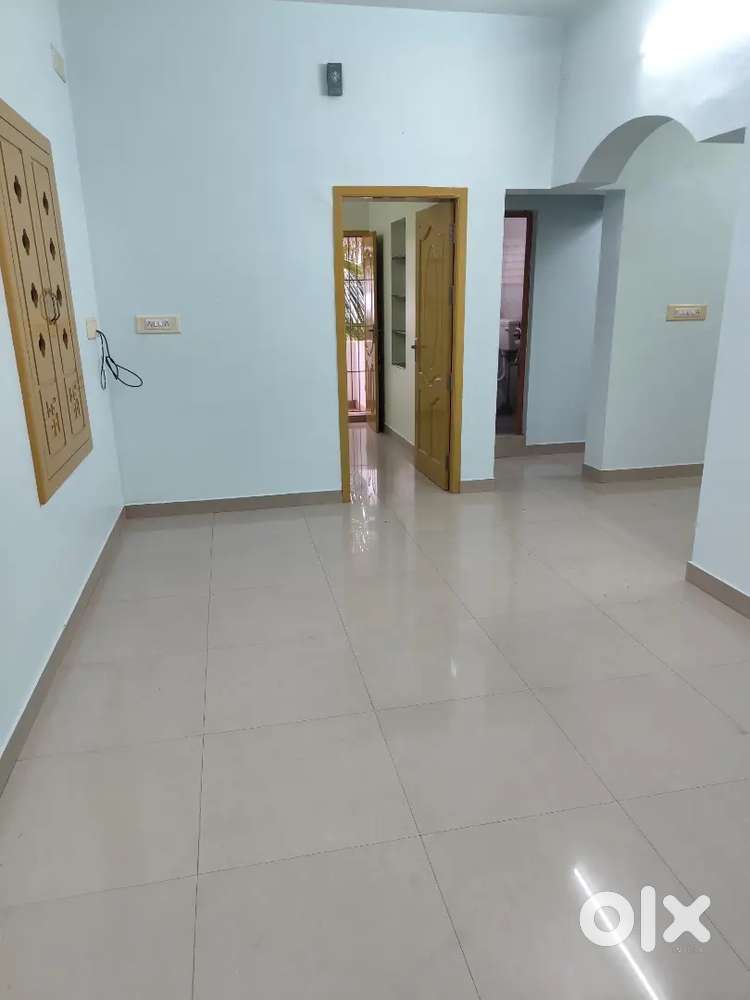 Millerpuram location (vikasa school) Near 2BHK  first floor house