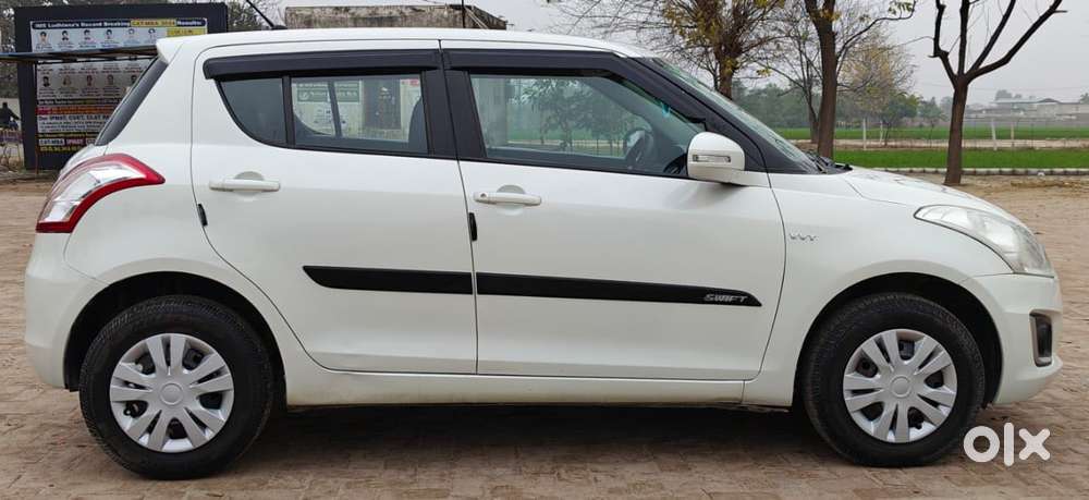 Maruti Suzuki Swift Vxi Abs Bsiv, 2017, Petrol