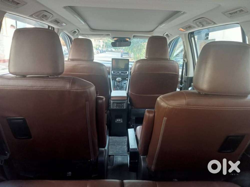 Toyota Innova Hycross 2.0 Zx Hybrid 7 Str, 2024, Petrol