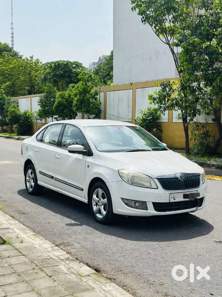 Skoda Rapid Elegance 2012