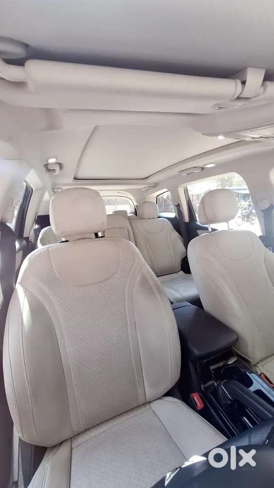 Mahindra Xuv700 2022 Diesel 33500 Km Driven