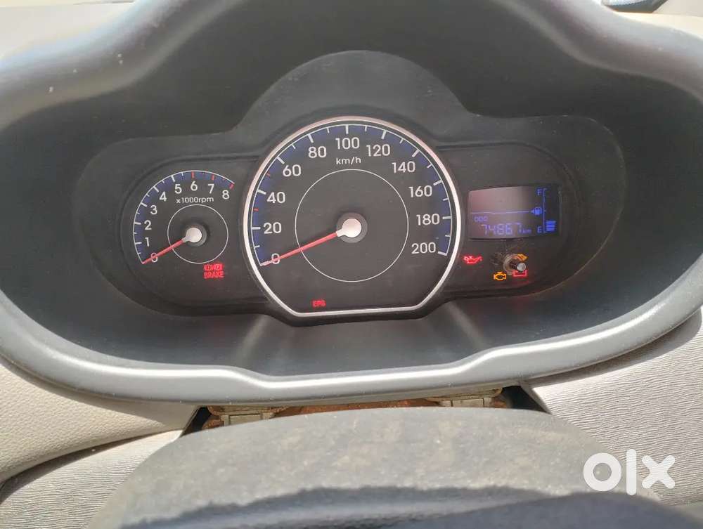 Hyundai I10 2011 Cng & Petrol Well Maintained