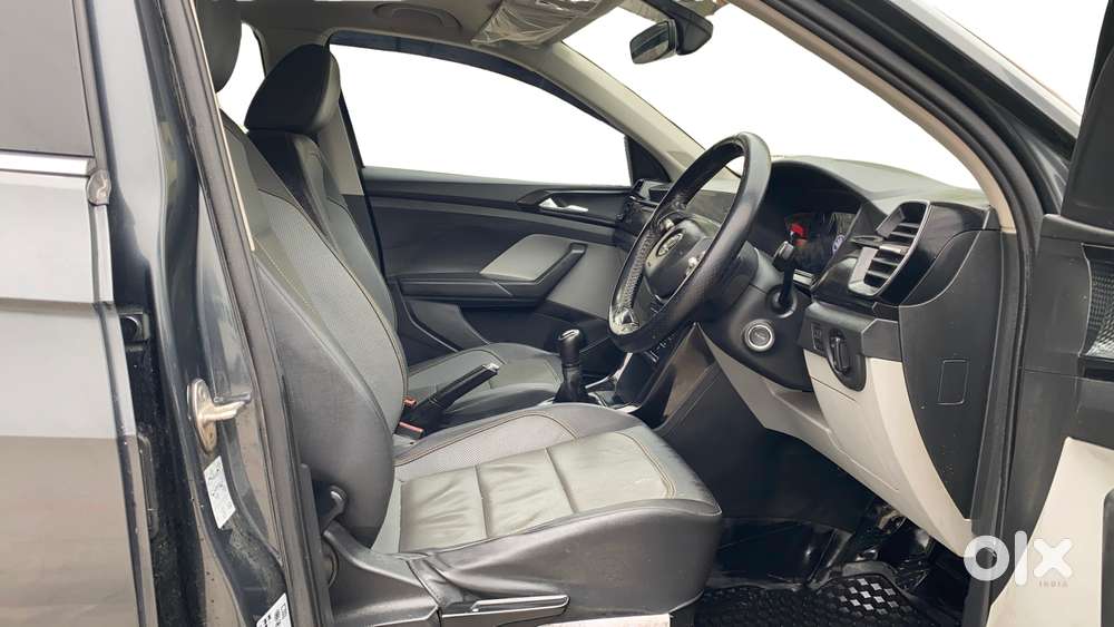 Skoda Kushaq 1.0 Tsi Style, 2023, Petrol