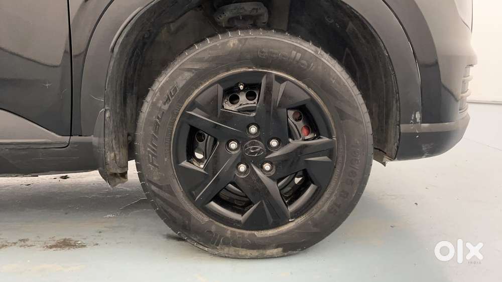Hyundai Venue Sx Knight Edition Mt, 2023, Petrol