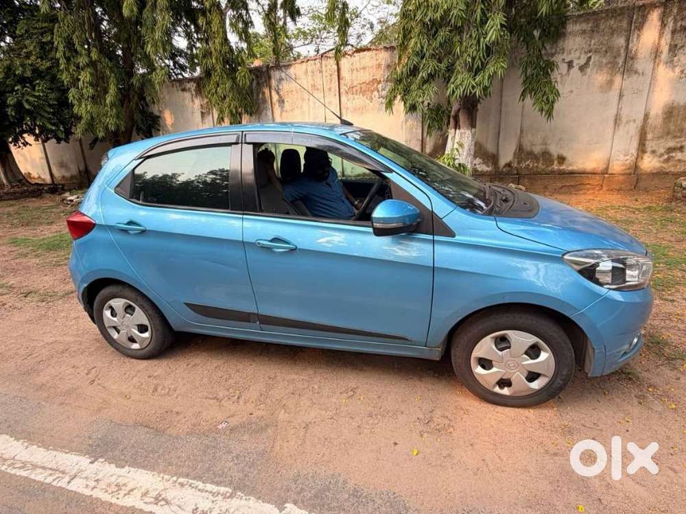 Tata Tiago 1.05 Revotorq Xz, 2017, Petrol
