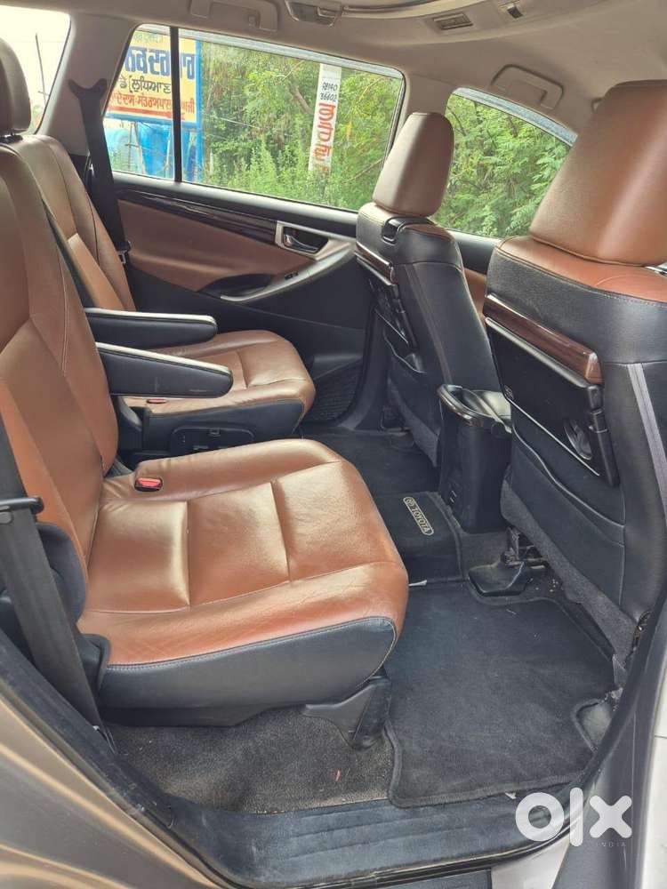 Toyota Innova Crysta [2020-ongoing] 2.4 Gx At 8 Str, 2020, Diesel