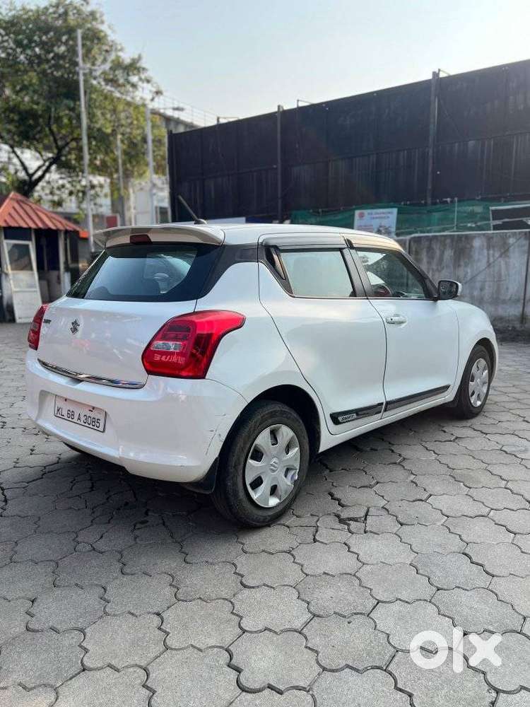 Maruti Suzuki Swift Vxi 1.2 Abs Bs-iv, 2018, Petrol