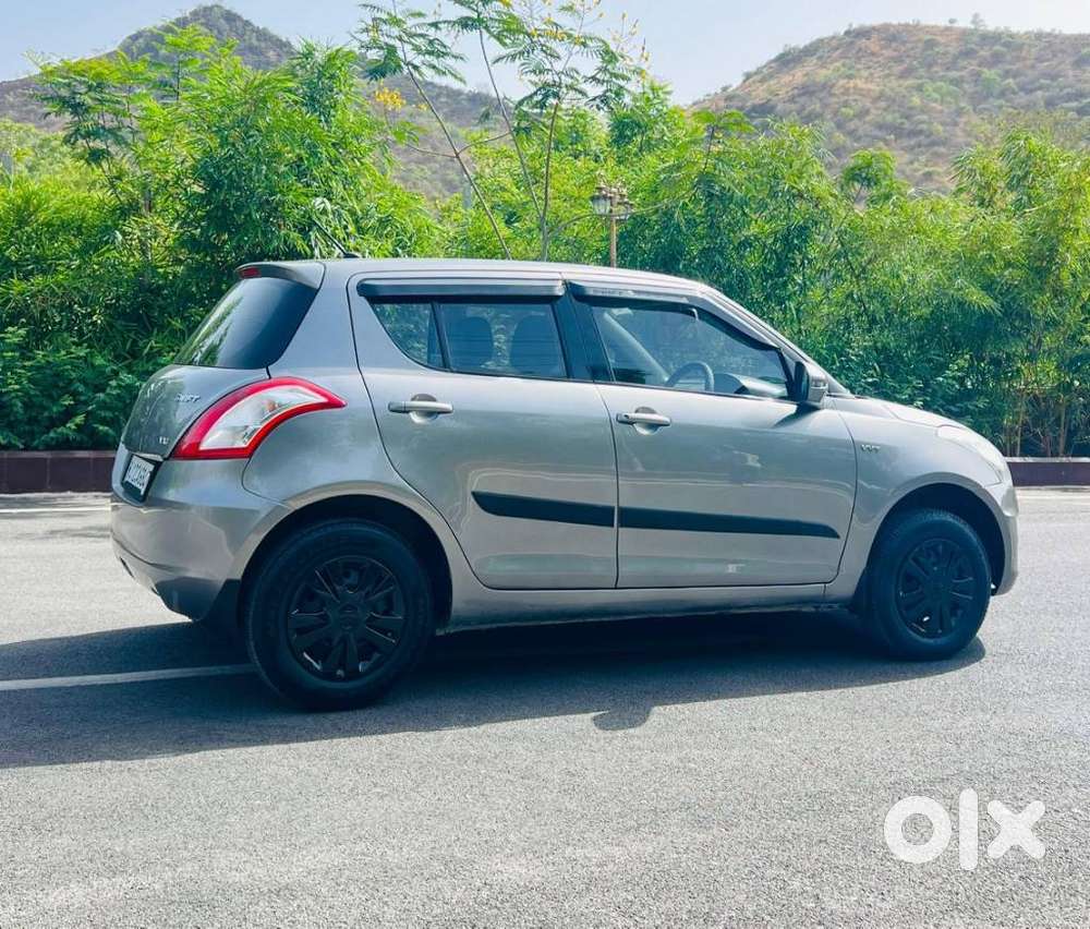 Maruti Suzuki Swift Vxi + Manual, 2017, Petrol