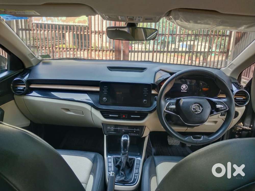 Skoda Slavia 1.0 Tsi Style At, 2023, Petrol