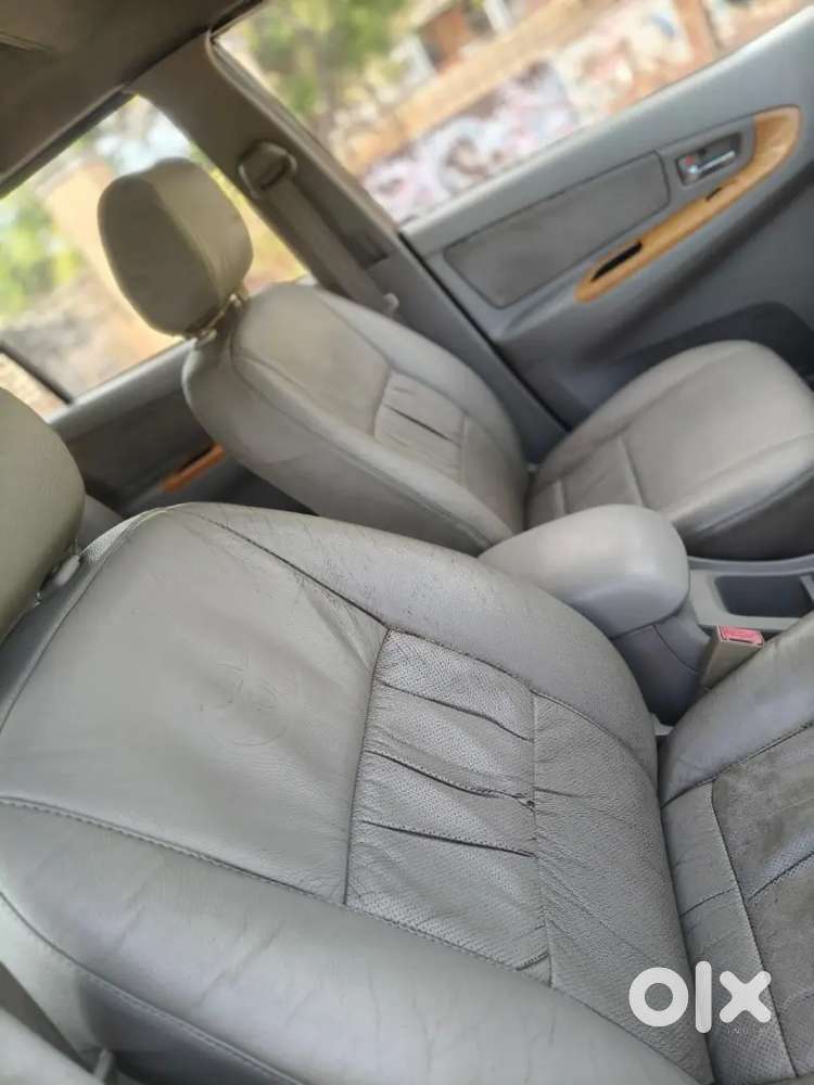 Toyota Innova 2011
