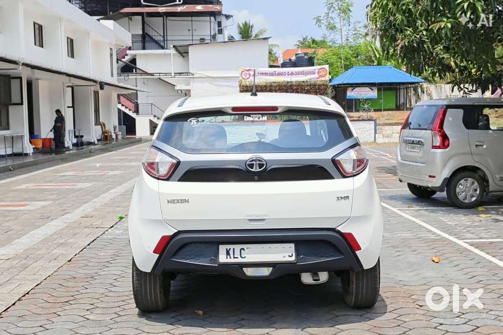 Tata Nexon 1.2 Revotron Xma, 2019, Petrol