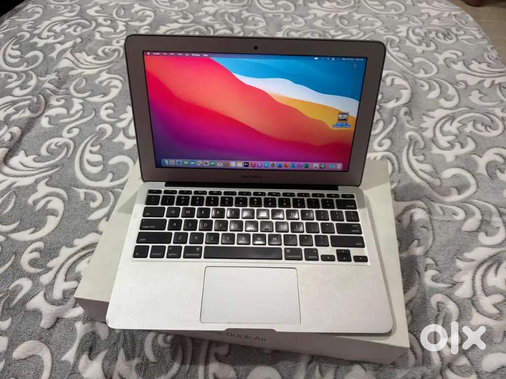 Macbook Air i5 processor 11inch scren laptop in good working