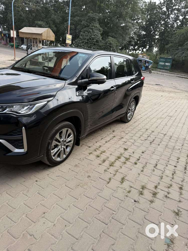 Toyota Innova Hycross 2.0 Zx Hybrid 7 Str, 2024, Petrol